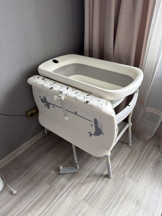 Ванночка с подставкой и пеленальным столиком