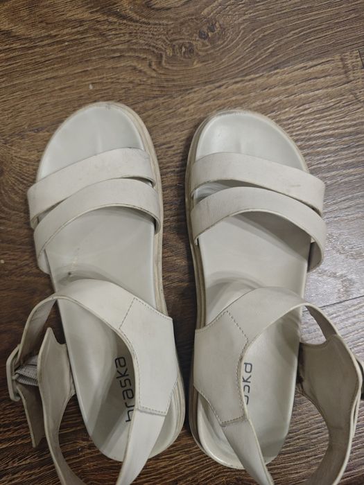 Отдам босоножки braska 39размер