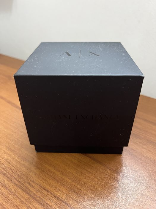 Златист часовник Armani