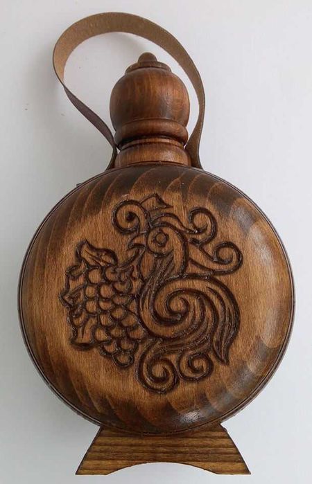 Бъклица с дърворезба