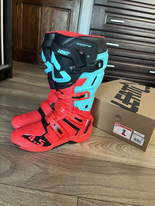 ЧИСТО НОВИ ботуши Leatt 4.5 5.5