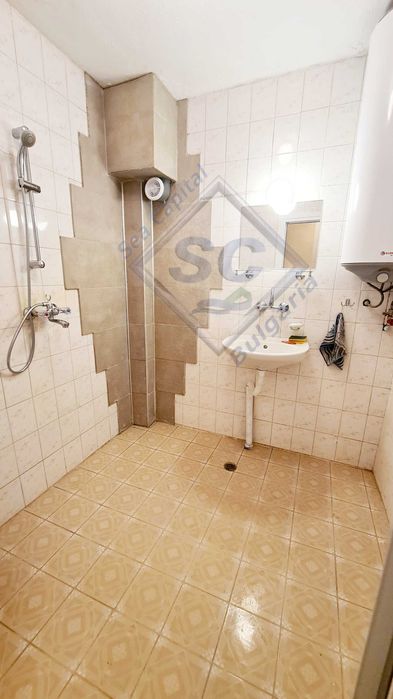 Дава се под наем Тристаен апартамент в Варна, Червен площад - 92 кв.м за 510 € - Снимка #4