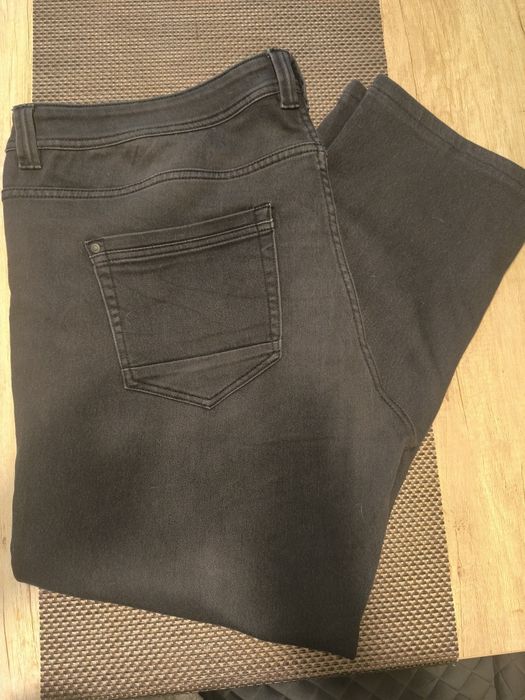 Дънков панталон за големи мъже