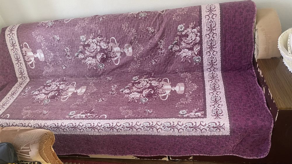 Продам диван в хорошем состояний.