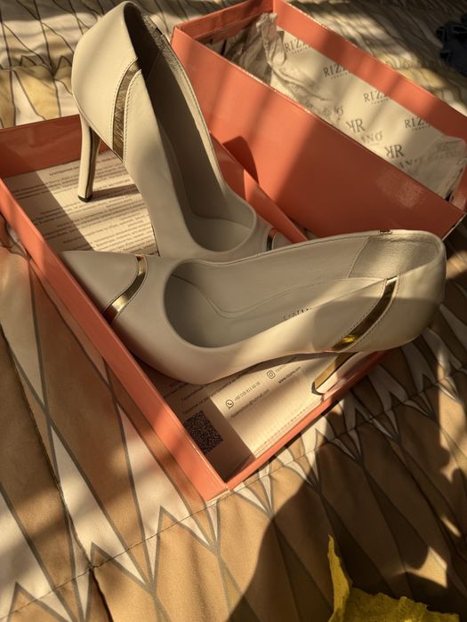 Женские туфли из кожи