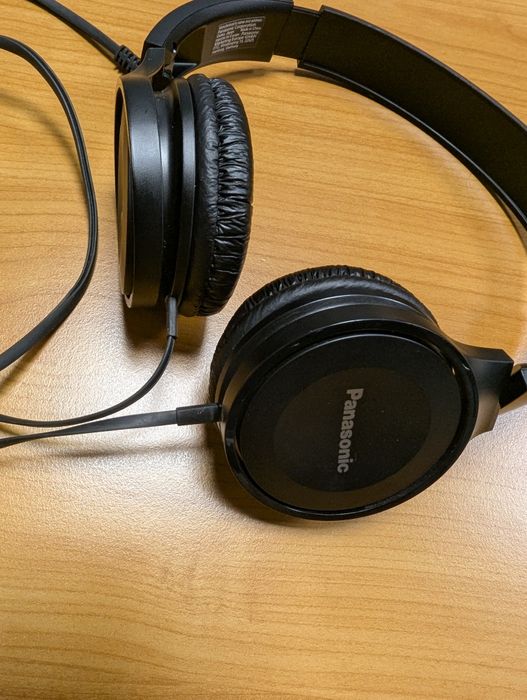 Căști Sony și Panasonic