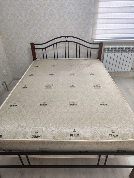 Кровать  и матрас продаются отдельно