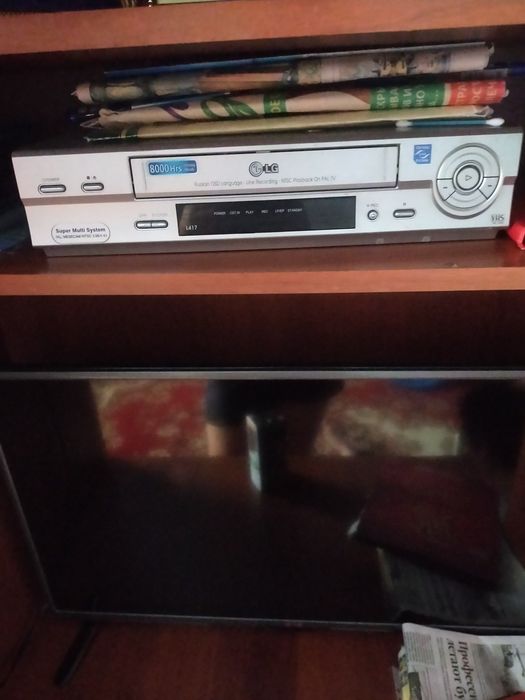 Видеомагнитофон LG