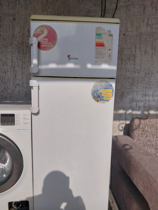 Холодильник     Vestel