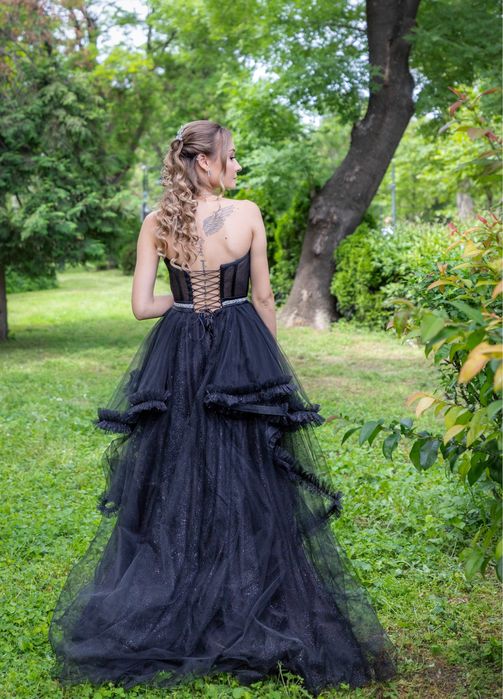 Черна бална рокля