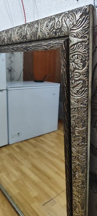 Большое зеркало в раме 155*125