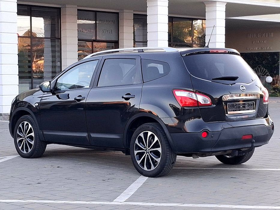 Nissan qashqai 7 locuri  2011  2,0 diesel 150 cp panorama nav camera