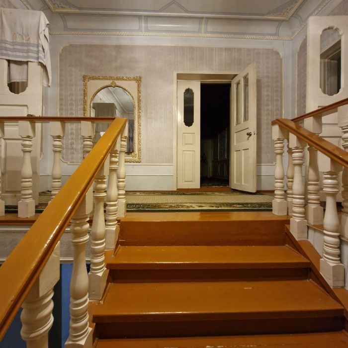 Янги Тошкент, янги аерапорт якин 10 сотих 11 хонали уй