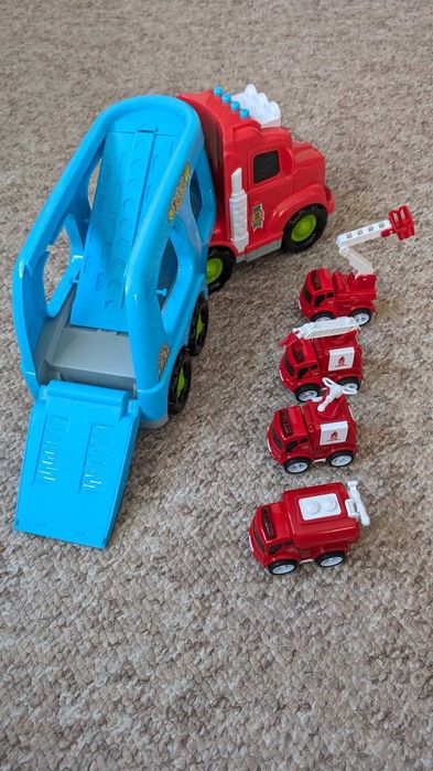 LEYAOYAO Камион с 4 противопожарни коли със светлини и звуци, за деца