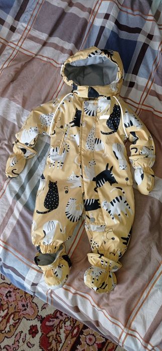 Продам осенний комбинезон на девочку