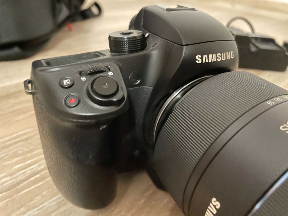 Camera DSLR fotovideo Samsung NX1 28.2MP/4K, obiectiv 1650mm F 2.8