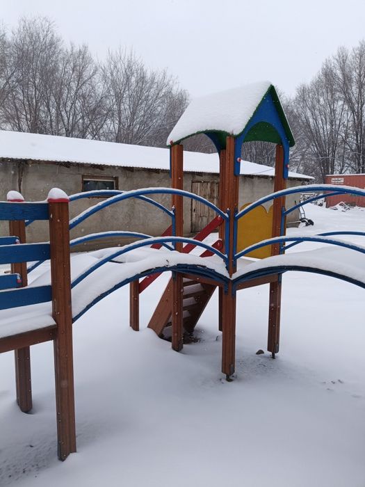 Продам детскую игровую площадку