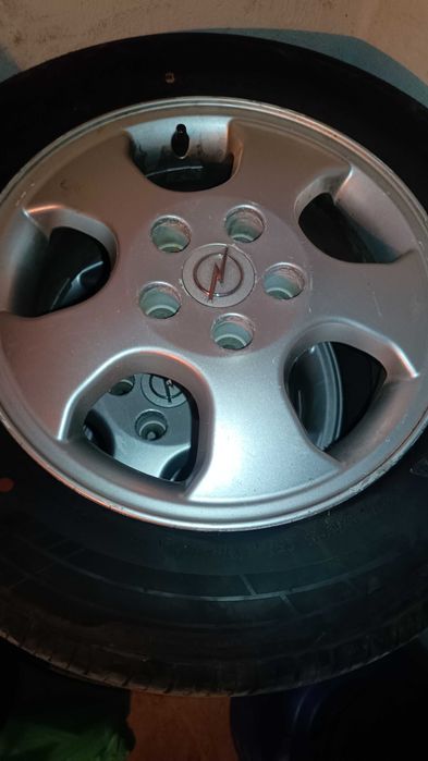 Джанти с Летни гуми 15ц.за Опел Вектра Б