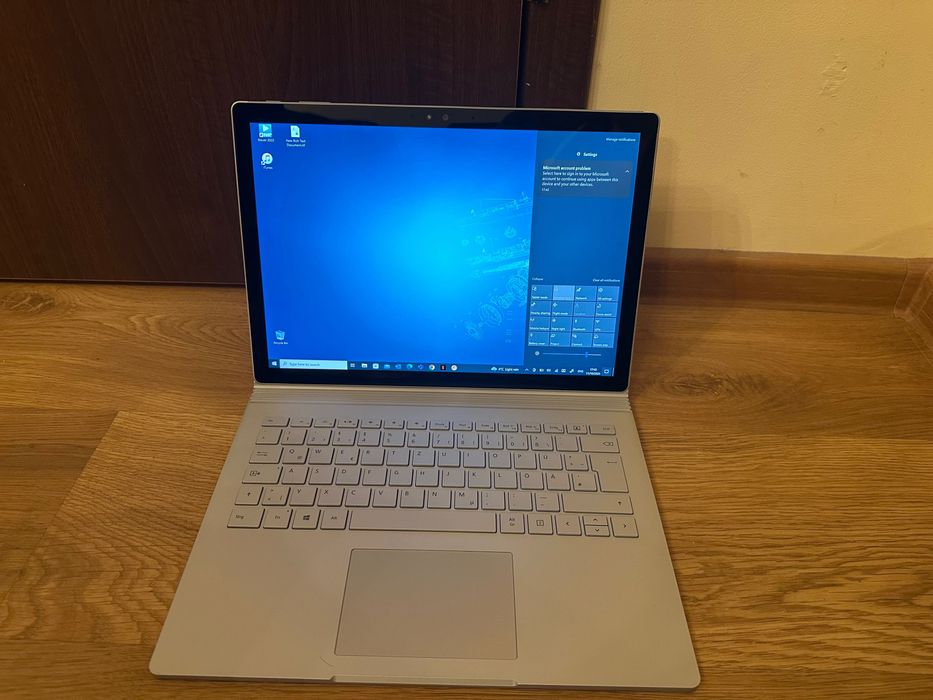 Microsoft Surface Book i7