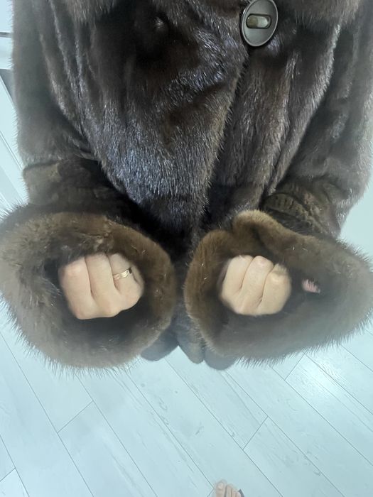 Шуба женская……..