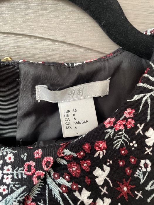 Rochita foarte eleganta H&M 36