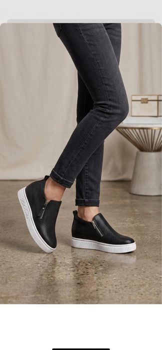 Продам ботинки р 35