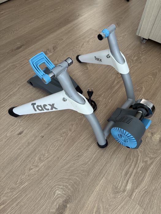 Tacx Flow Smart Bike Trainer