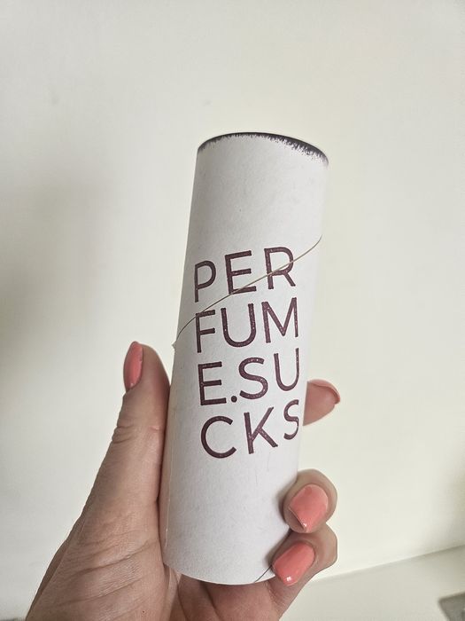 Parfum de nișă Purple 222 C