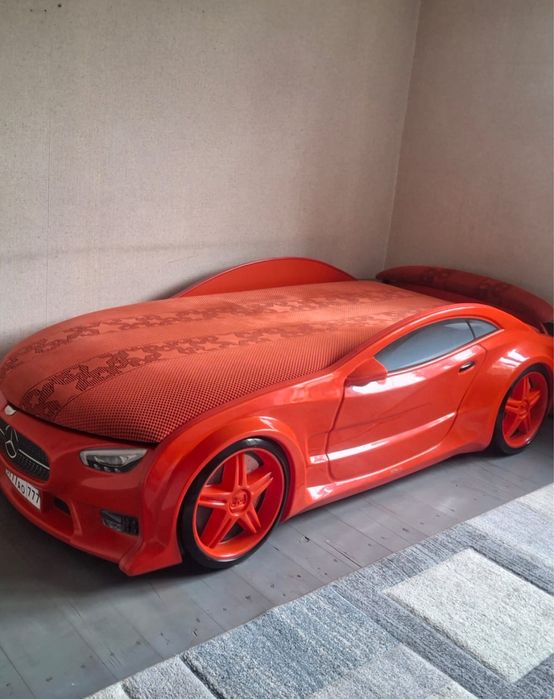 Кровать-машина для мальчика