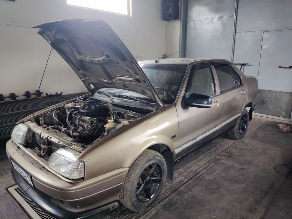 Продам машину Рено 19