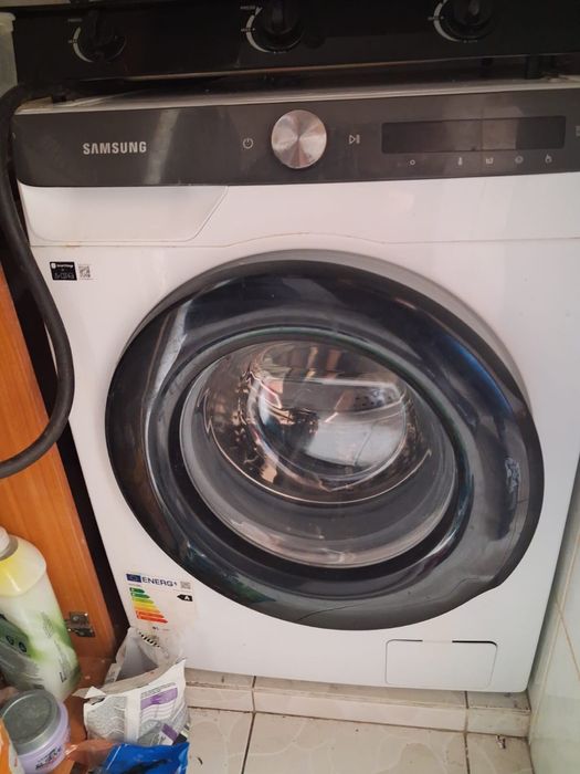 Vând masina de spalat Samsung,an 2024, înca 2 ani garantie
