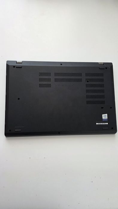 Laptop Lenovo P15V Gen 1 i.7 10875H 16 gb rami TouchScreen!!