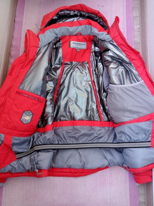 Продам спортивную куртку