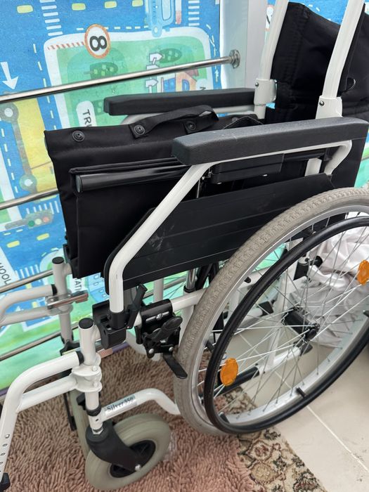 Продам инвалидную коляску