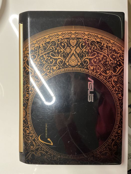 Laptop ASUS Editie limitata