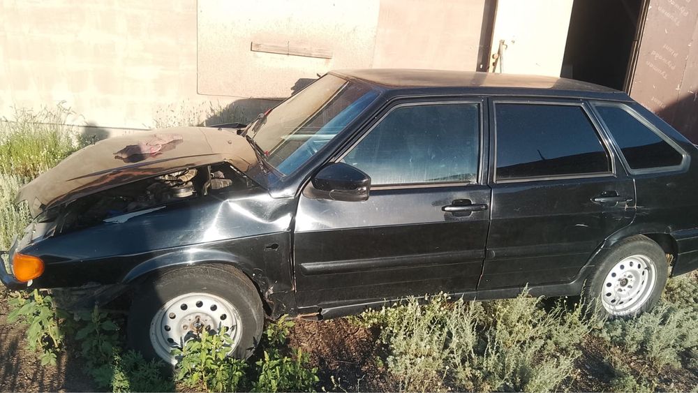 Продам ваз 2114 по запчатям