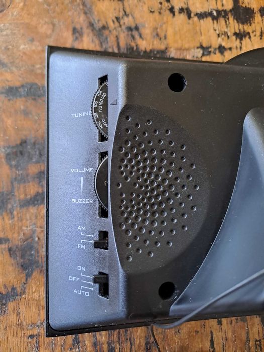 радио транзистор и будилник LED светлина, FM/AM радио, марка Marksman