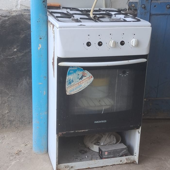 Продам газовую плиту