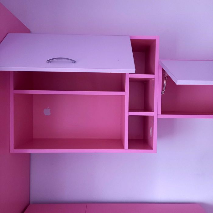 Продавам детско обзавеждане за момиче.