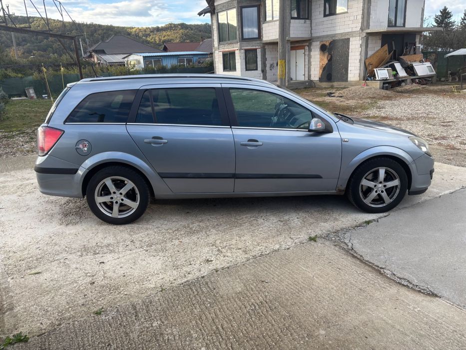 Opel Astra H 1.9 150 CP
