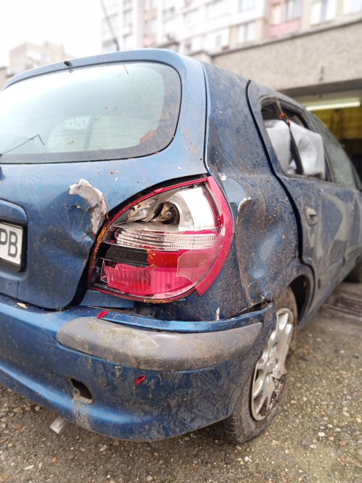 Nissan Almera N16.2001г.