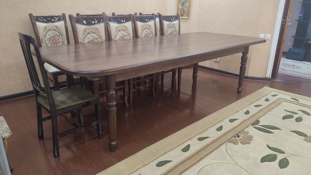 Продам стол на 12 персон