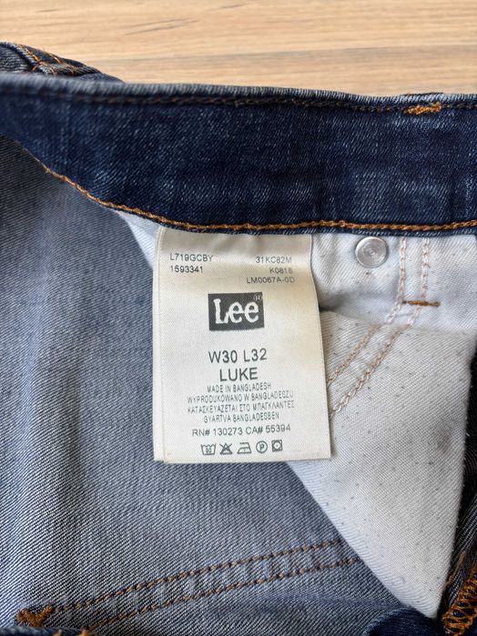 Дънки Lee в перфектно състояние