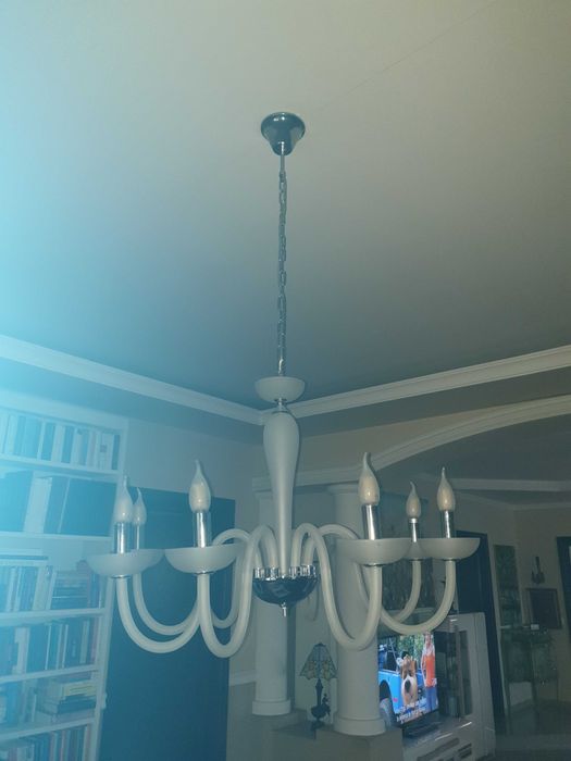 vand candelabru cu 8 brate in stare impecabila
