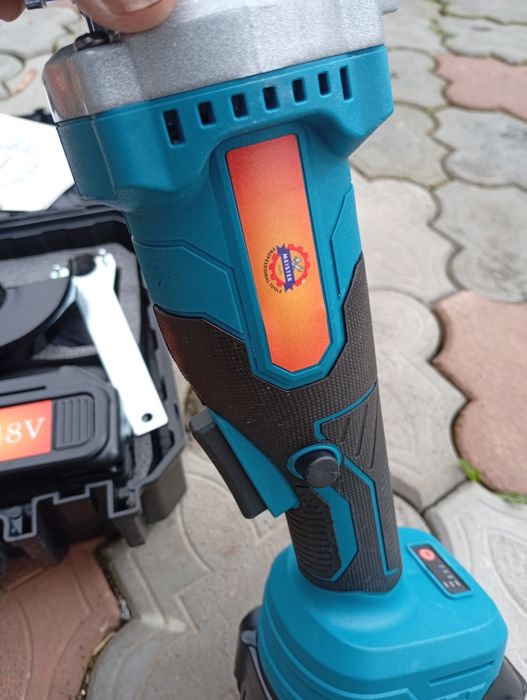 Vând flex cu baterii