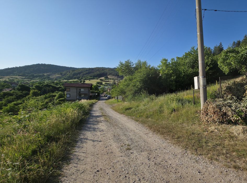 Продава се Парцел в с. Люлин, Област Перник - 783 кв.м за 103 €/кв.м - Снимка #4