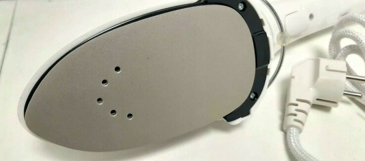 Утюг пароотпариватель SilverGrest 1000W.