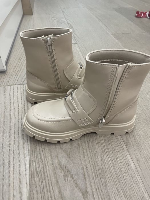 Нови Детски ботуши Zara