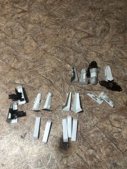 Плинтус белые новый