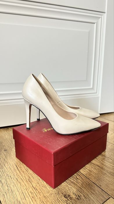 Перламутровые туфли